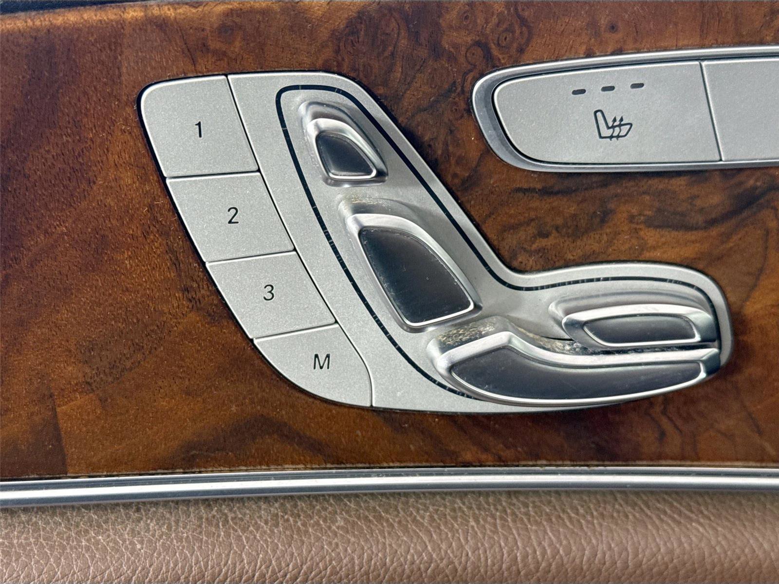 Used 2017 Mercedes-Benz E 300 4MATIC image 31