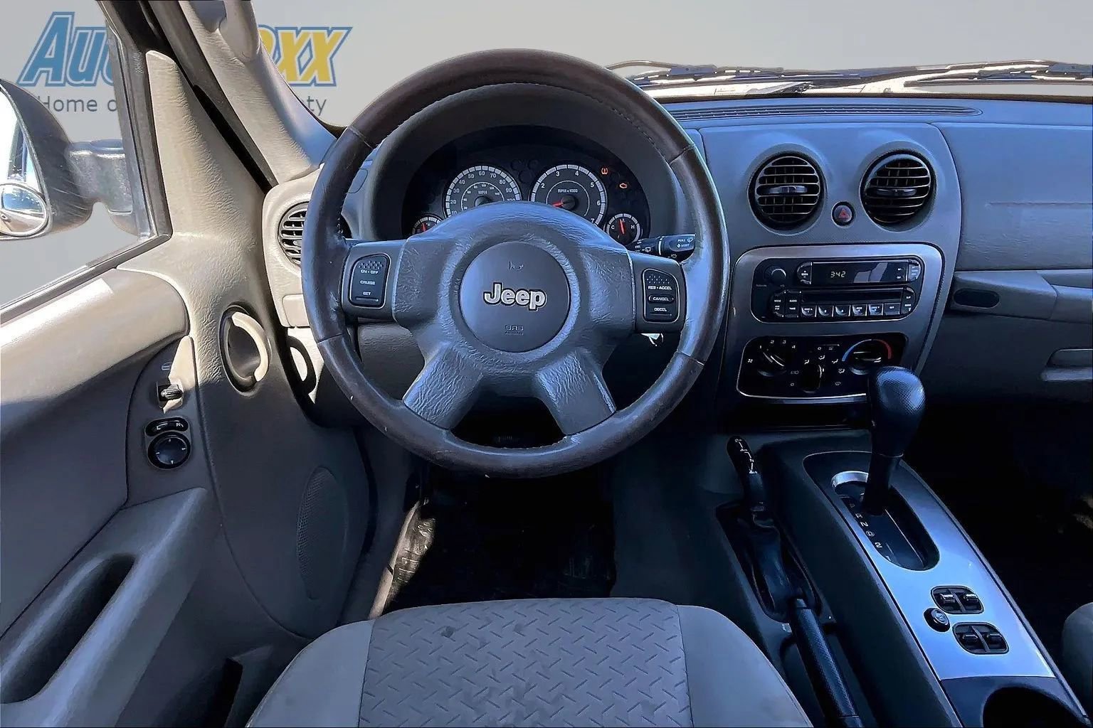Used 2005 Jeep Liberty Renegade AWD/4WD image 8