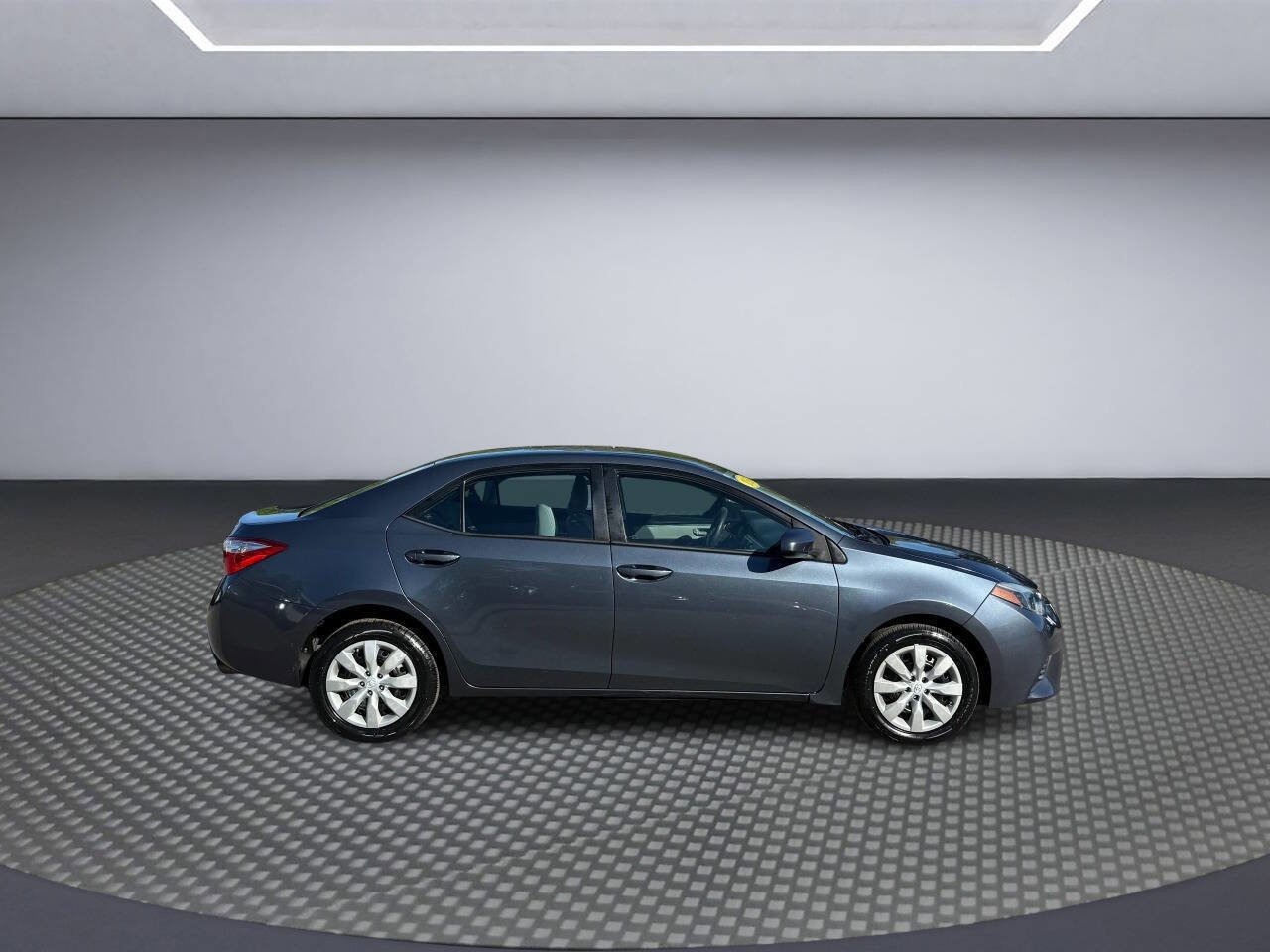 Used 2015 Toyota Corolla LE FWD image 8