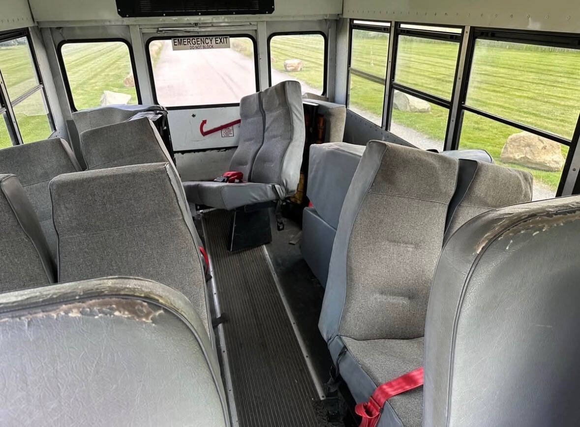 Used 2009 Chevrolet Express 3500 RWD image 12