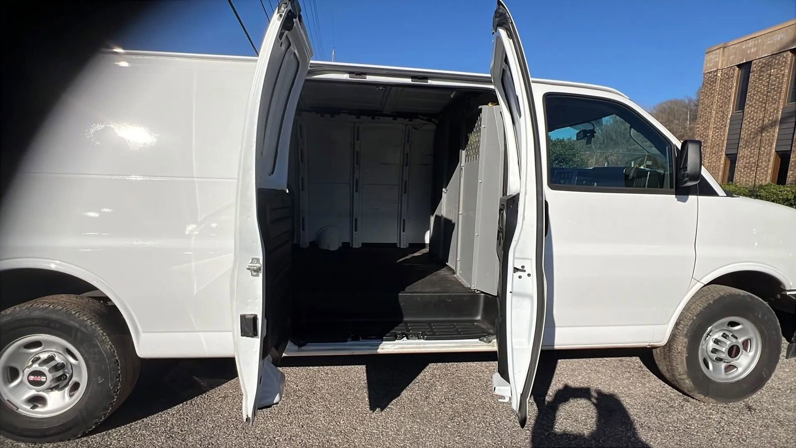 Used 2023 GMC Savana 2500 Extended image 23