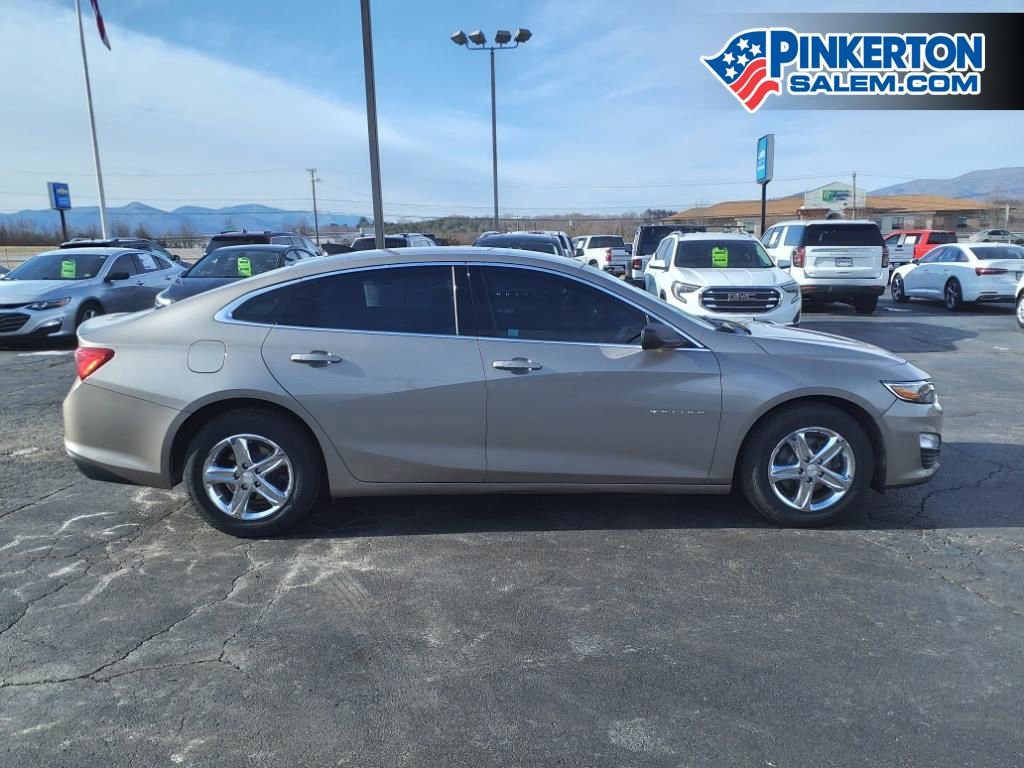 Used 2022 Chevrolet Malibu LS image 2