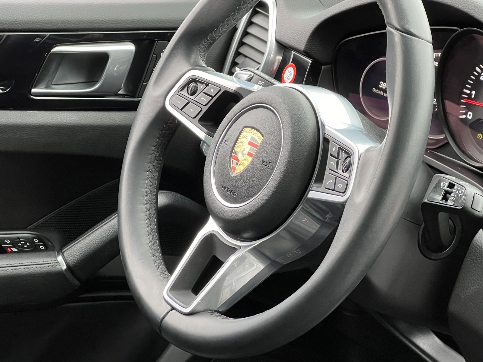 Certified 2023 Porsche Cayenne image 22