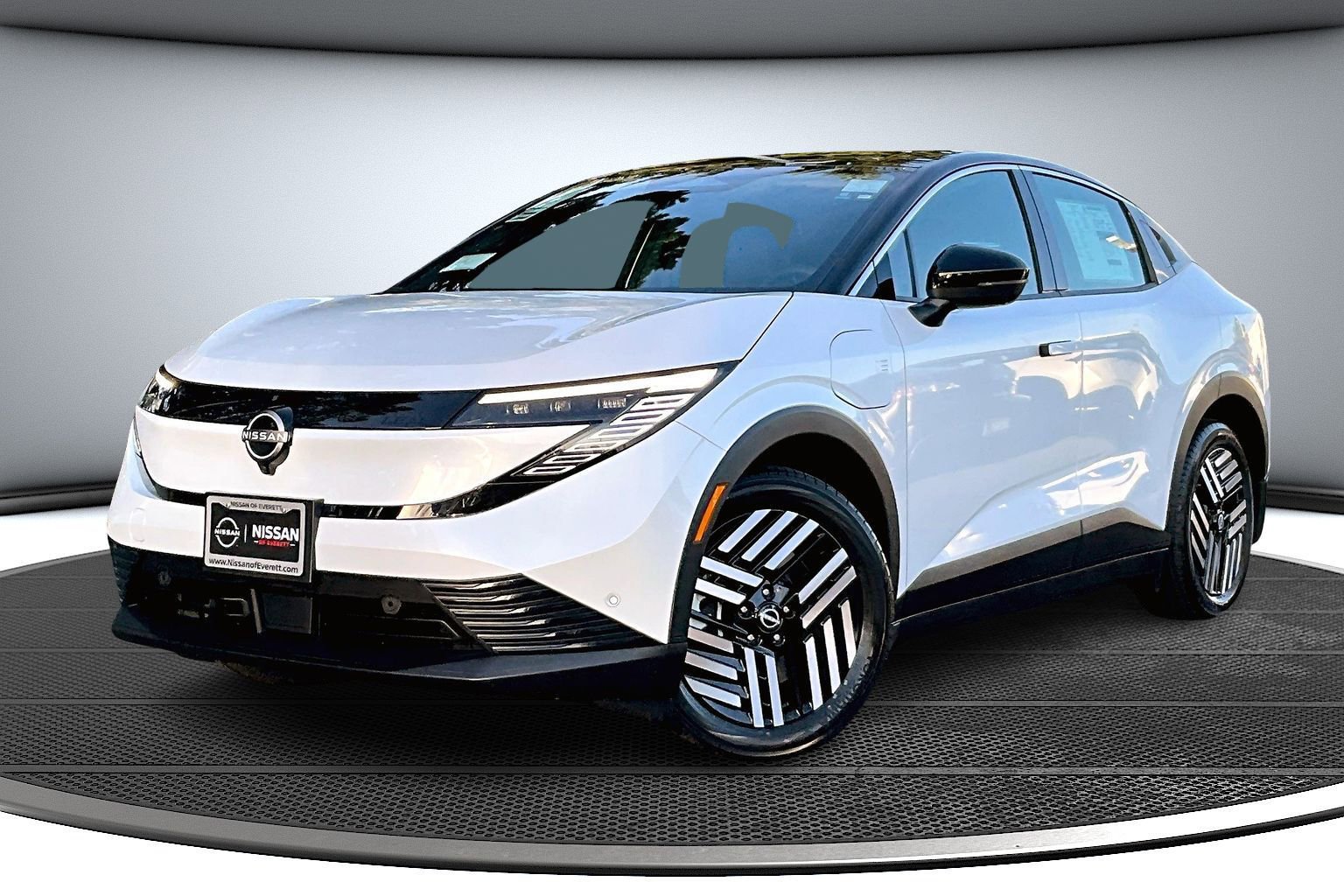 Used 2026 Nissan Leaf SV+ w/ Floor Mat Package (SV+) FWD image 2
