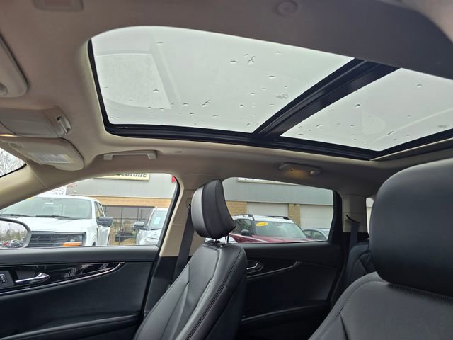 Used 2023 Lincoln Nautilus Reserve image 12