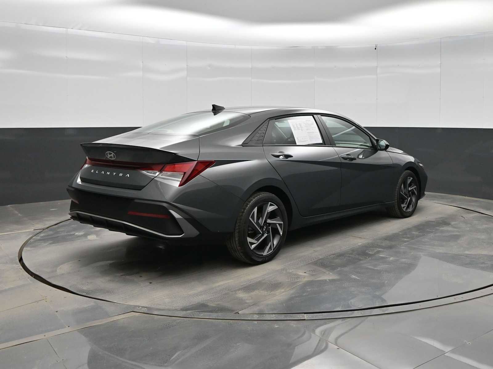 Certified 2025 Hyundai Elantra Sport image 7