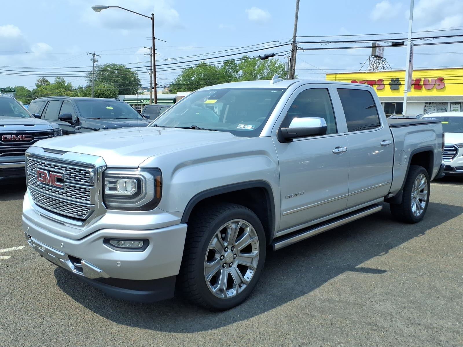 Used 2017 GMC Sierra 1500 Denali w/ Denali Ultimate Package AWD/4WD image 8