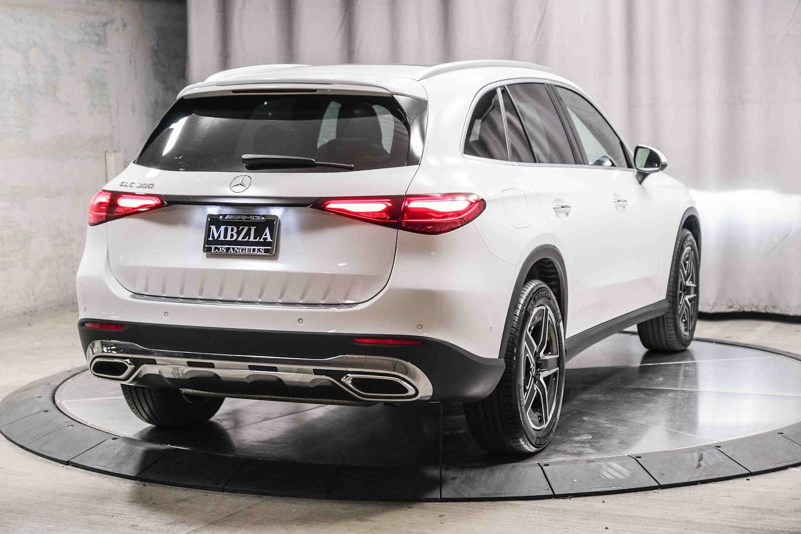 Certified 2026 Mercedes-Benz GLC 300 image 4