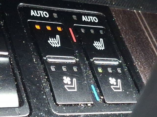 Used 2019 Lexus RX 450hL Luxury w/ Accessory Package image 26