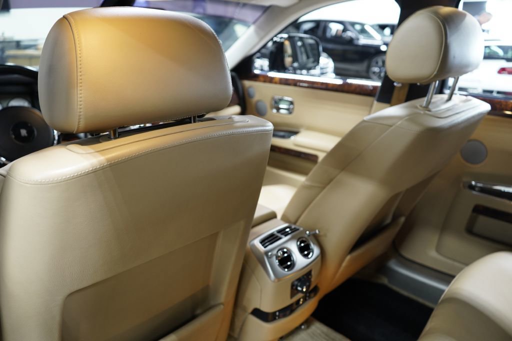 Used 2010 Rolls-Royce Ghost RWD image 31