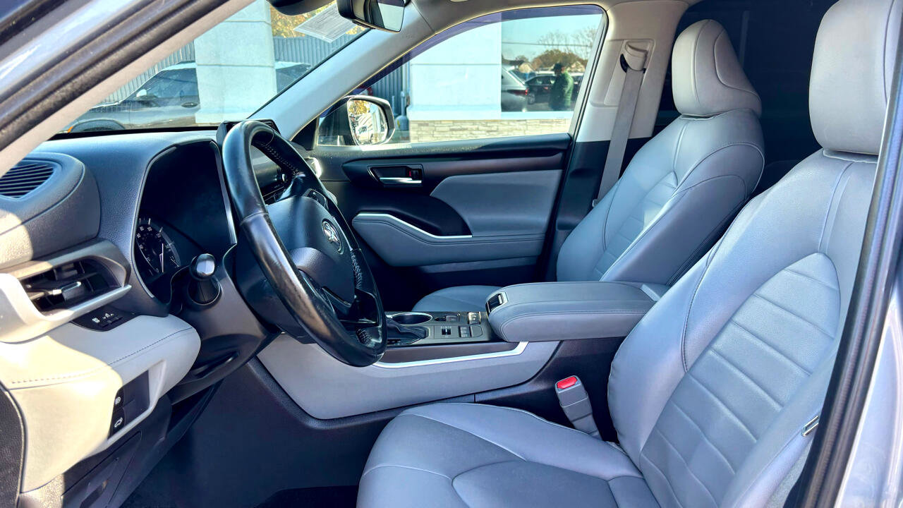 Used 2021 Toyota Highlander XLE image 16