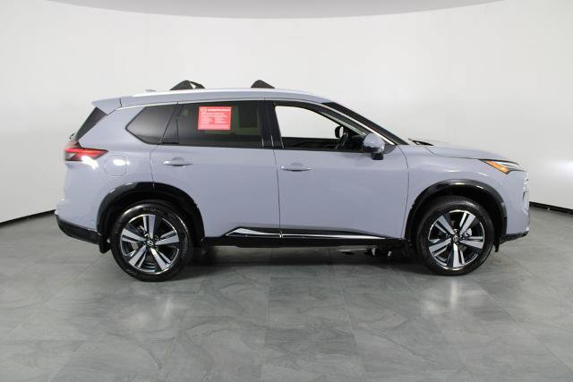 Certified 2024 Nissan Rogue Platinum FWD image 12
