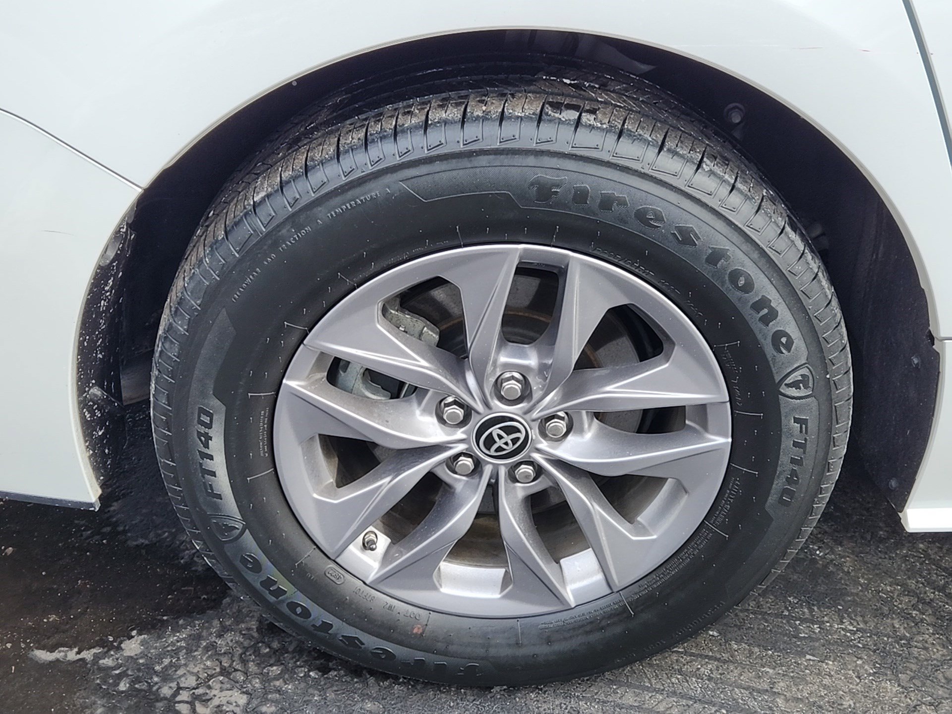 Certified 2023 Toyota Sienna XLE image 30