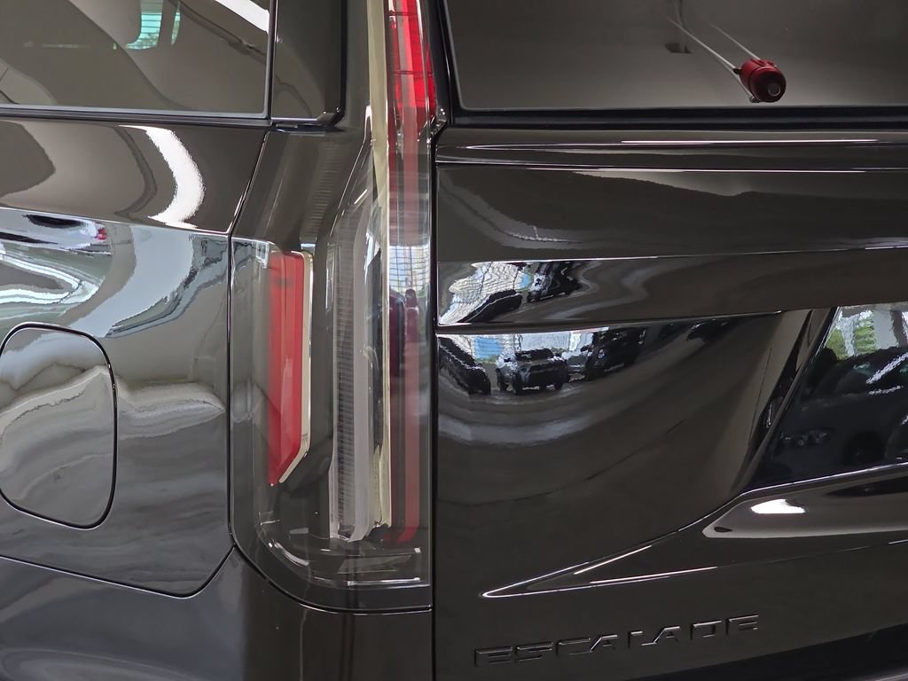 Used 2023 Cadillac Escalade Sport Platinum w/ LPO, ONYX Package AWD/4WD image 33