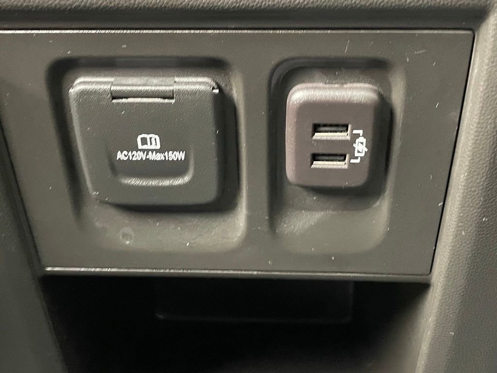 Used 2023 Chevrolet Traverse High Country w/ LPO, Floor Liner Package AWD/4WD image 30