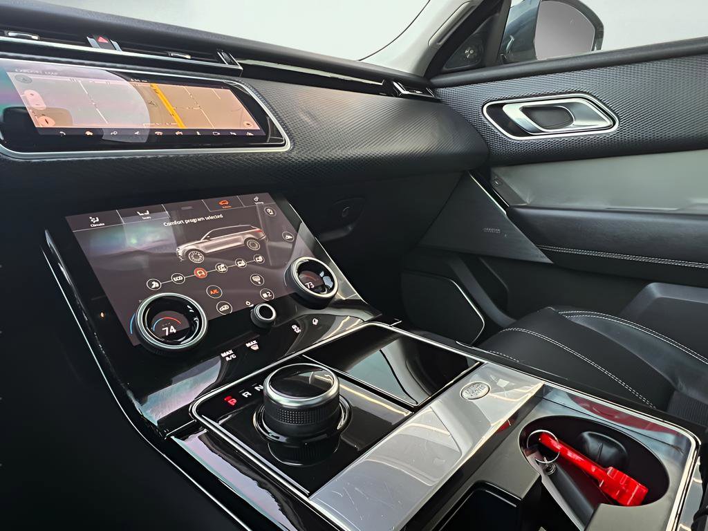 Used 2018 Land Rover Range Rover Velar S image 40