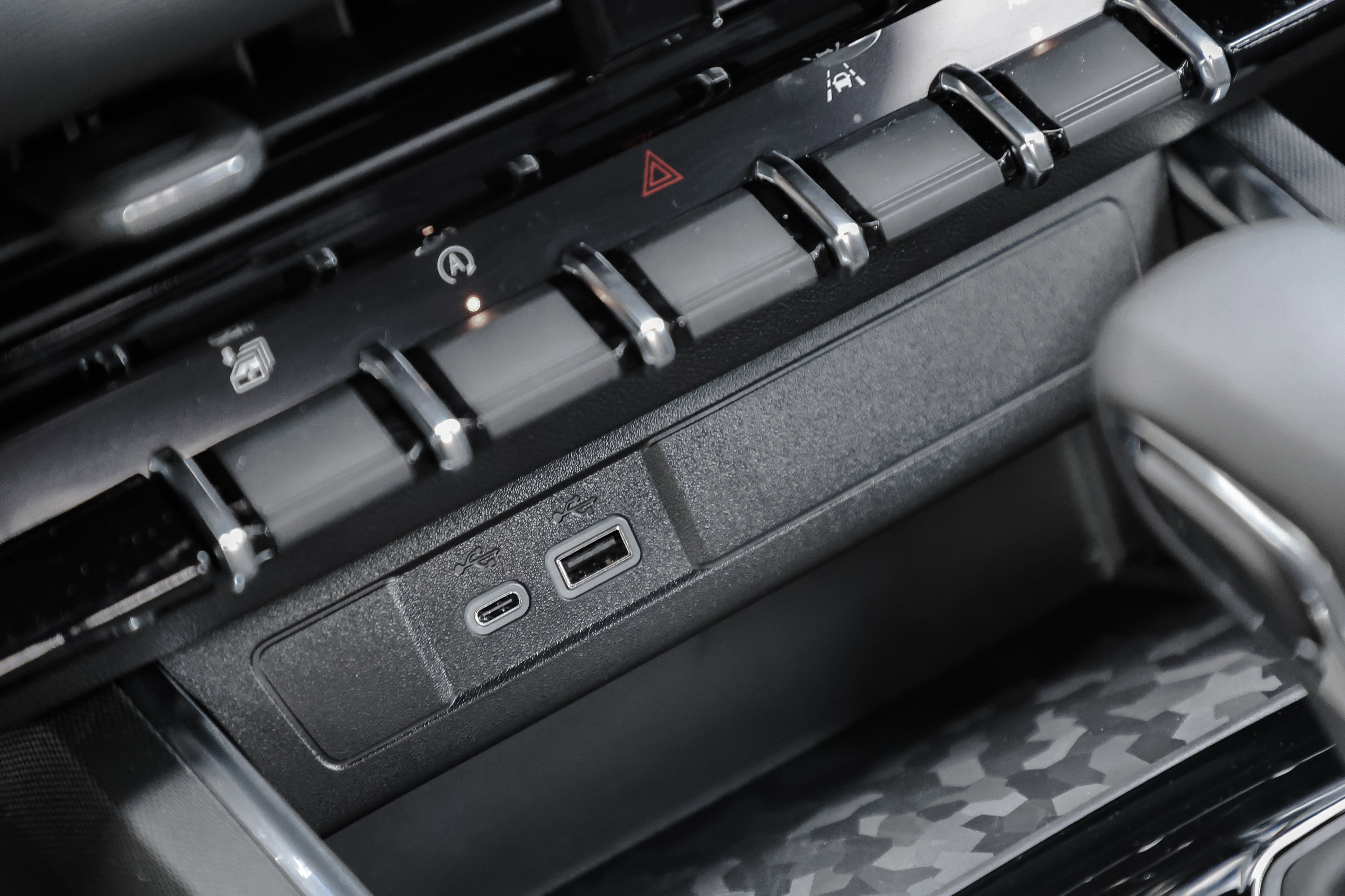 New 2026 GMC Canyon Elevation w/ Convenience Package image 29