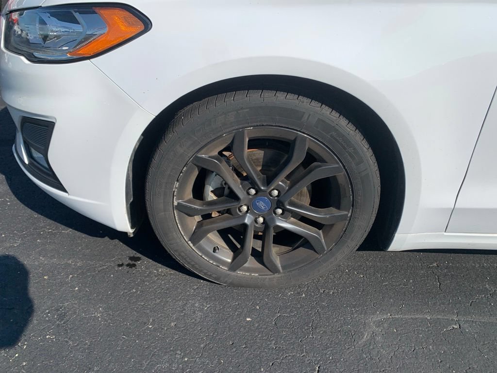 Used 2020 Ford Fusion SE w/ Equipment Group 151A FWD image 19