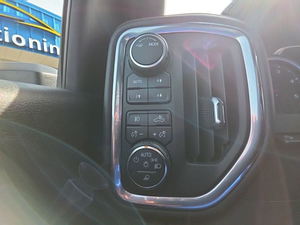 Used 2021 Chevrolet Silverado 2500 LTZ w/ Carhartt Edition AWD/4WD image 30