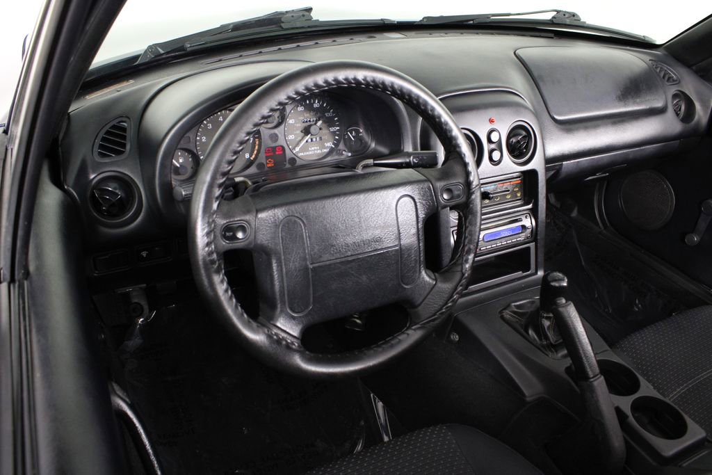 Used 1996 MAZDA MX-5 Miata image 25