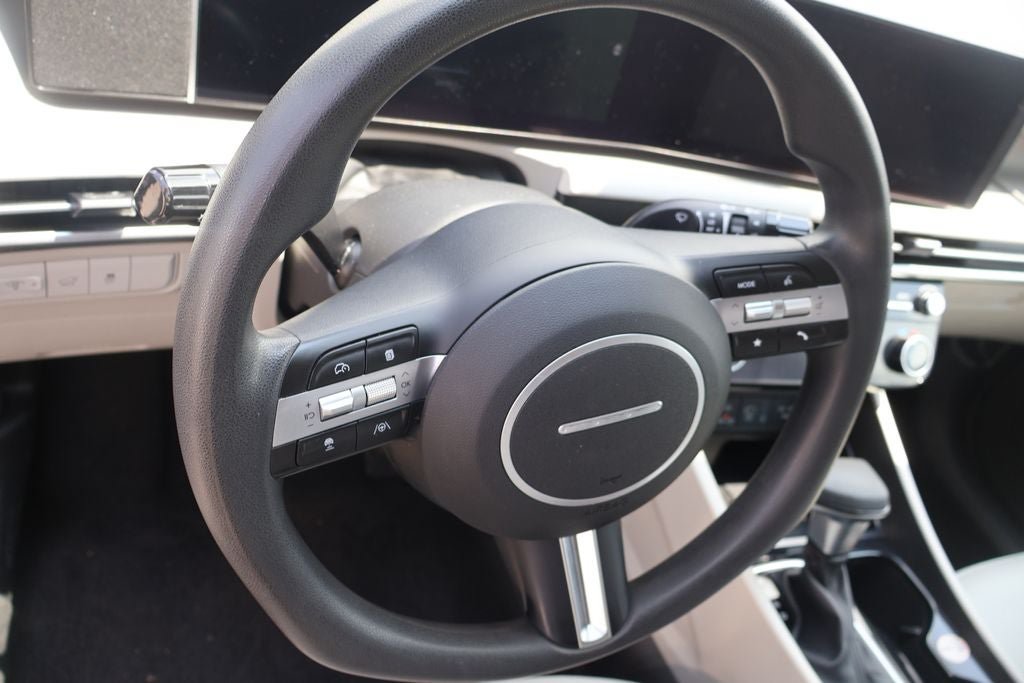 Used 2025 Hyundai Tucson SEL FWD image 6