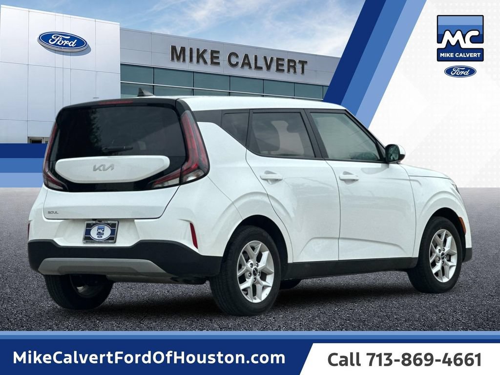 Used 2025 Kia Soul LX w/ LX Technology Package FWD image 5