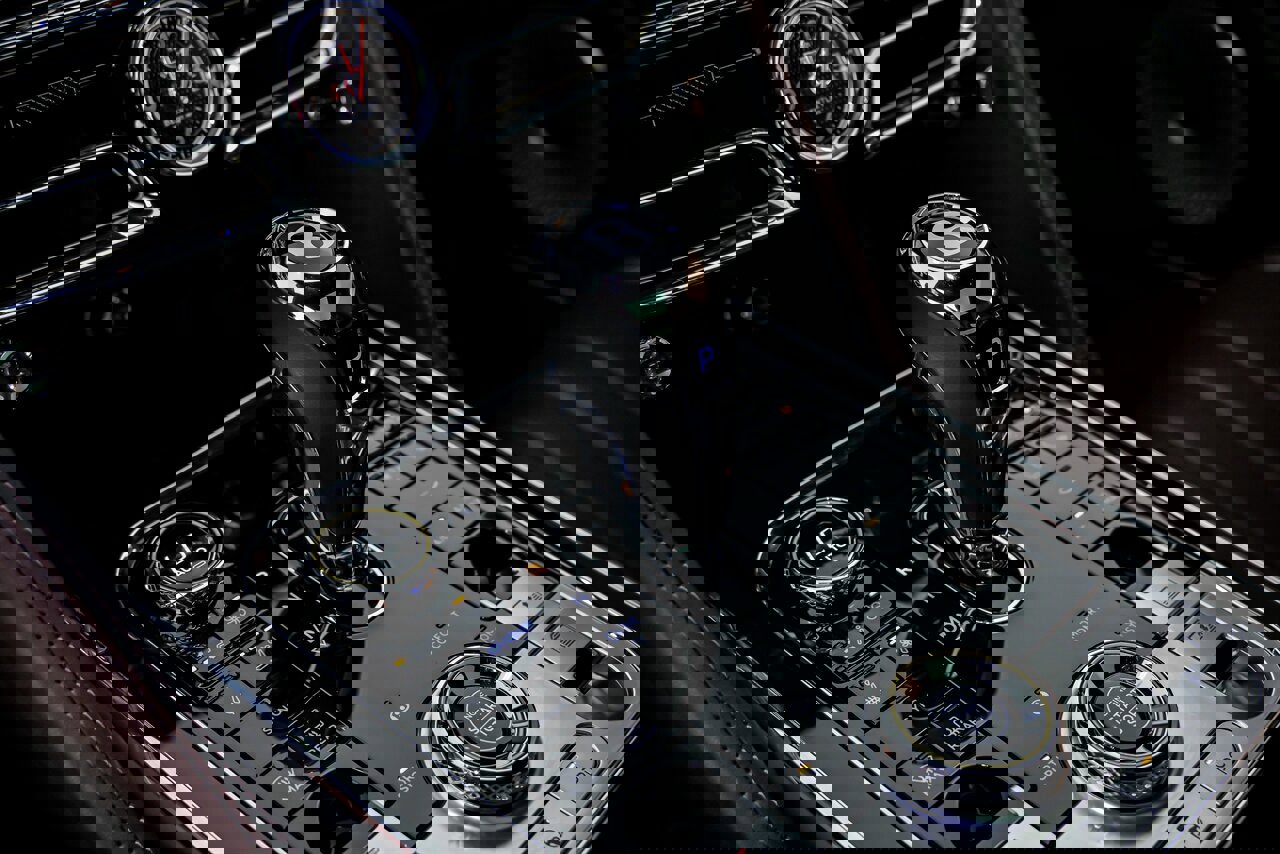 Used 2023 Bentley Flying Spur V8 image 38