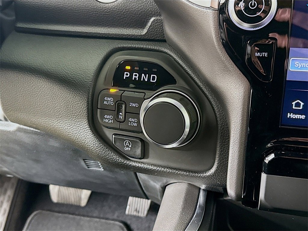 New 2026 RAM 1500 4x4 Crew Cab image 19