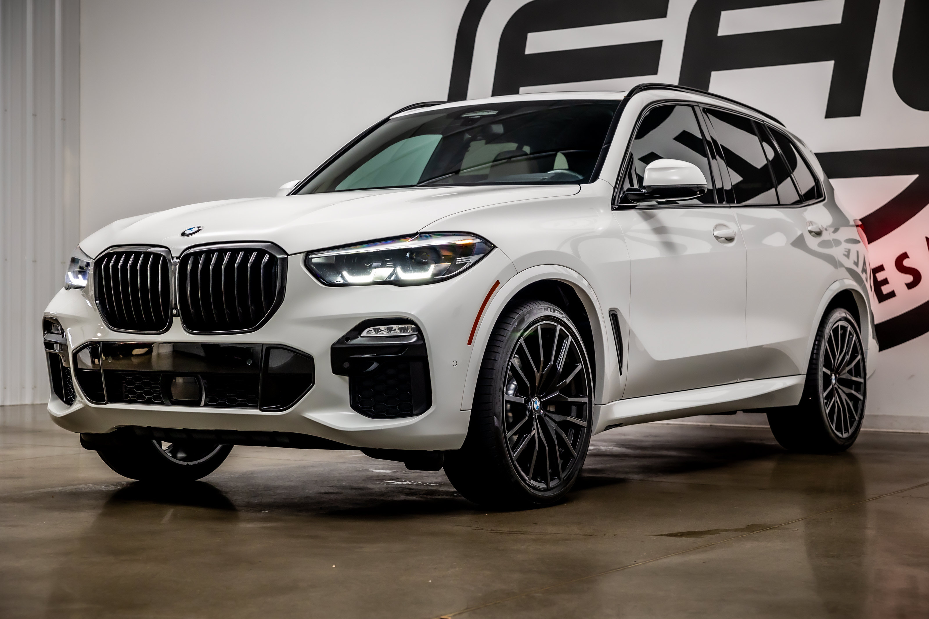 Used 2020 BMW X5 xDrive40i w/ M Sport Package AWD/4WD image 27