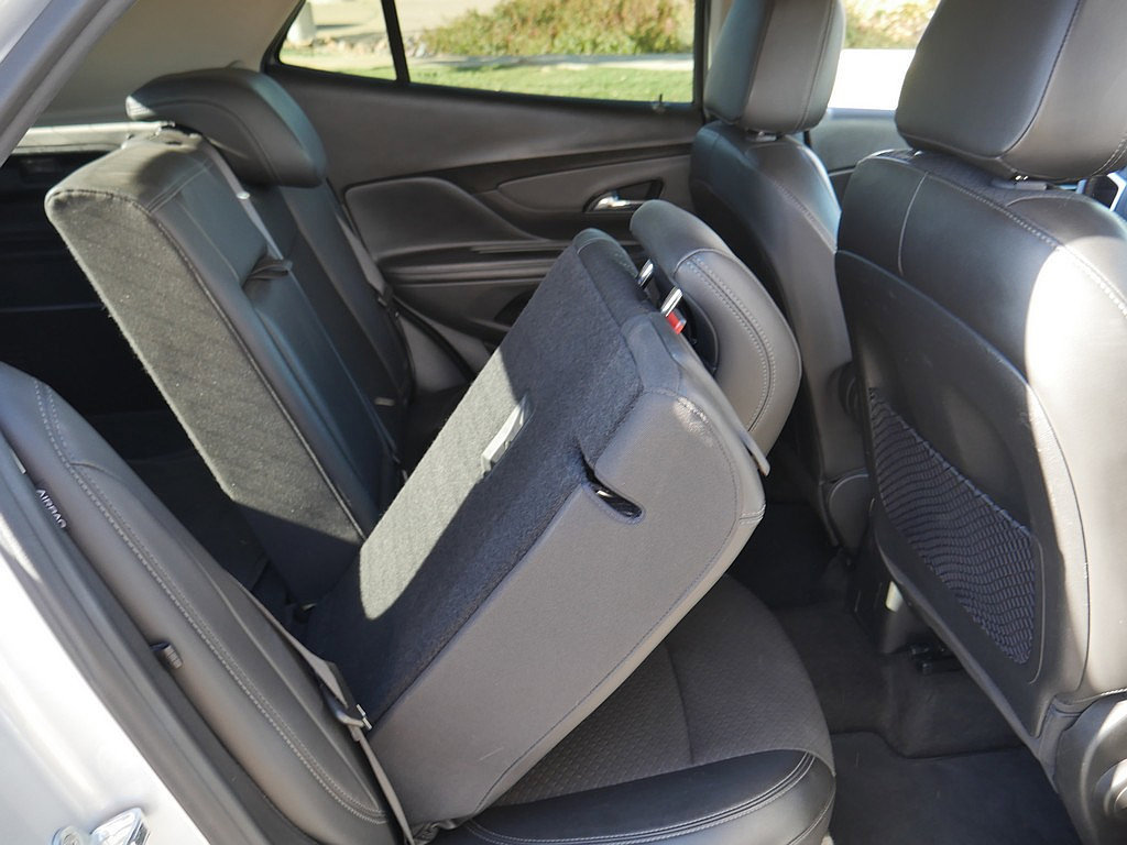 Used 2021 Buick Encore Preferred AWD/4WD image 44
