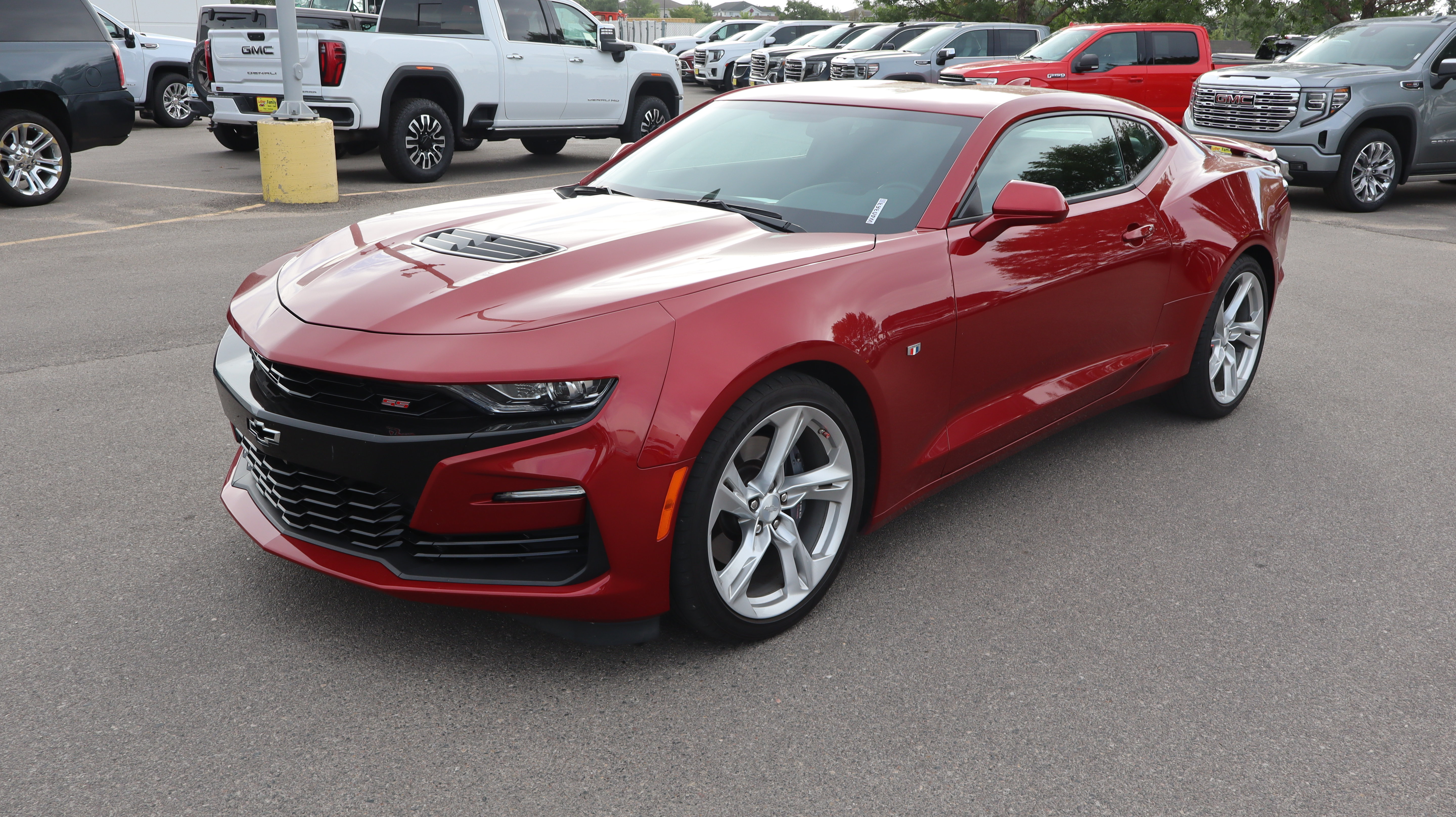 Used 2019 Chevrolet Camaro SS RWD image 3