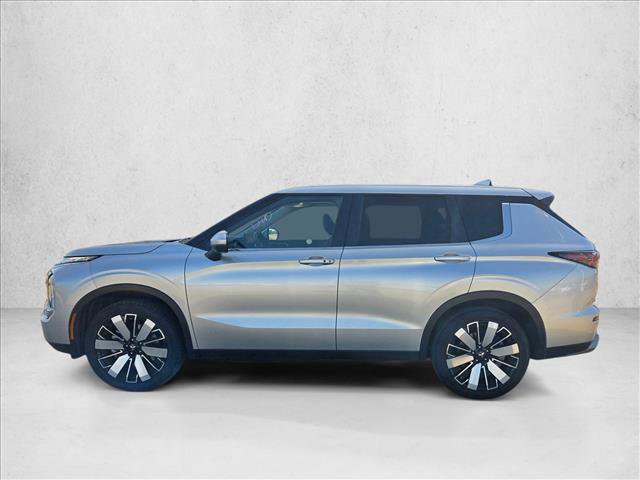 Used 2025 Mitsubishi Outlander SE FWD image 8
