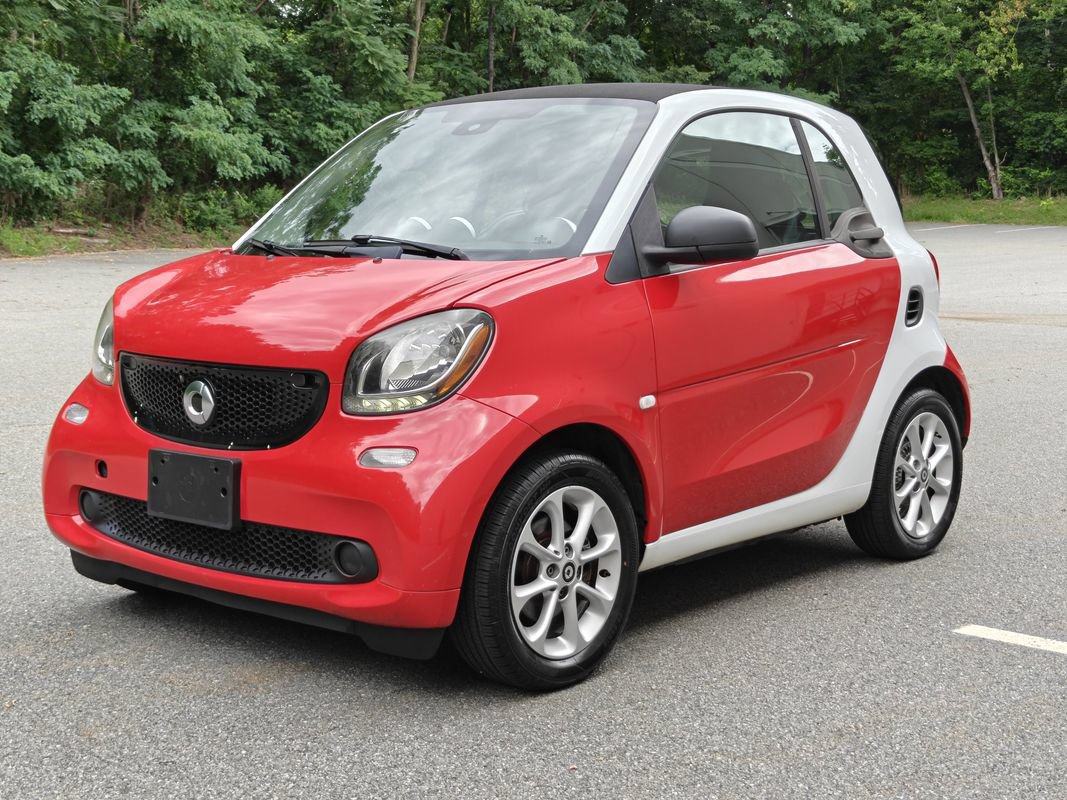 Used 2017 smart fortwo pure RWD image 7