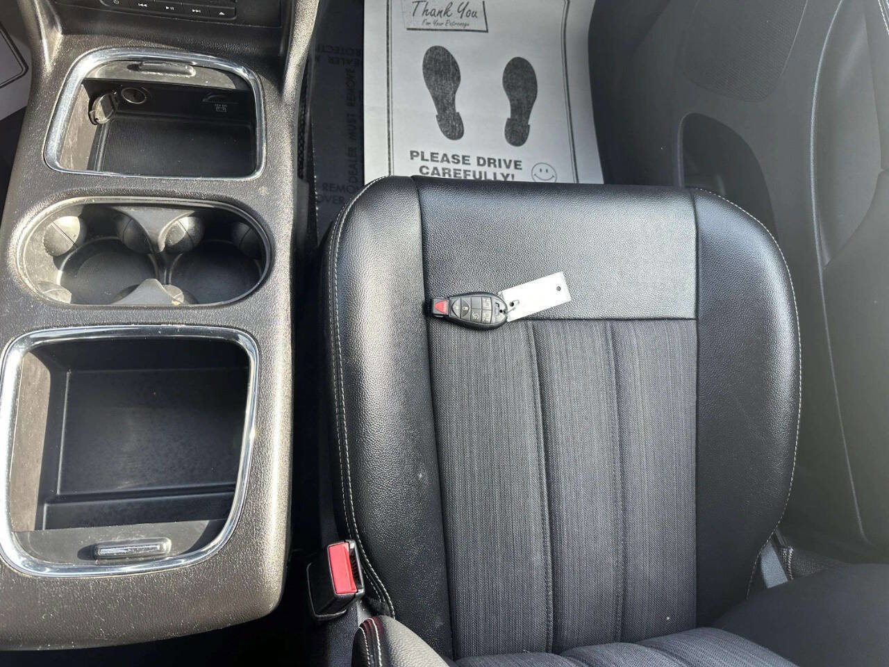 Used 2016 Chrysler Town & Country S FWD image 20