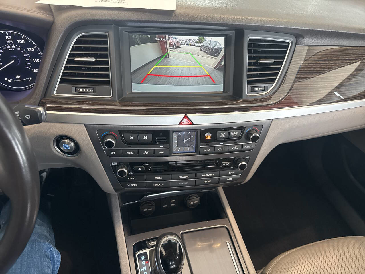 Used 2015 Hyundai Genesis 3.8 AWD/4WD image 37