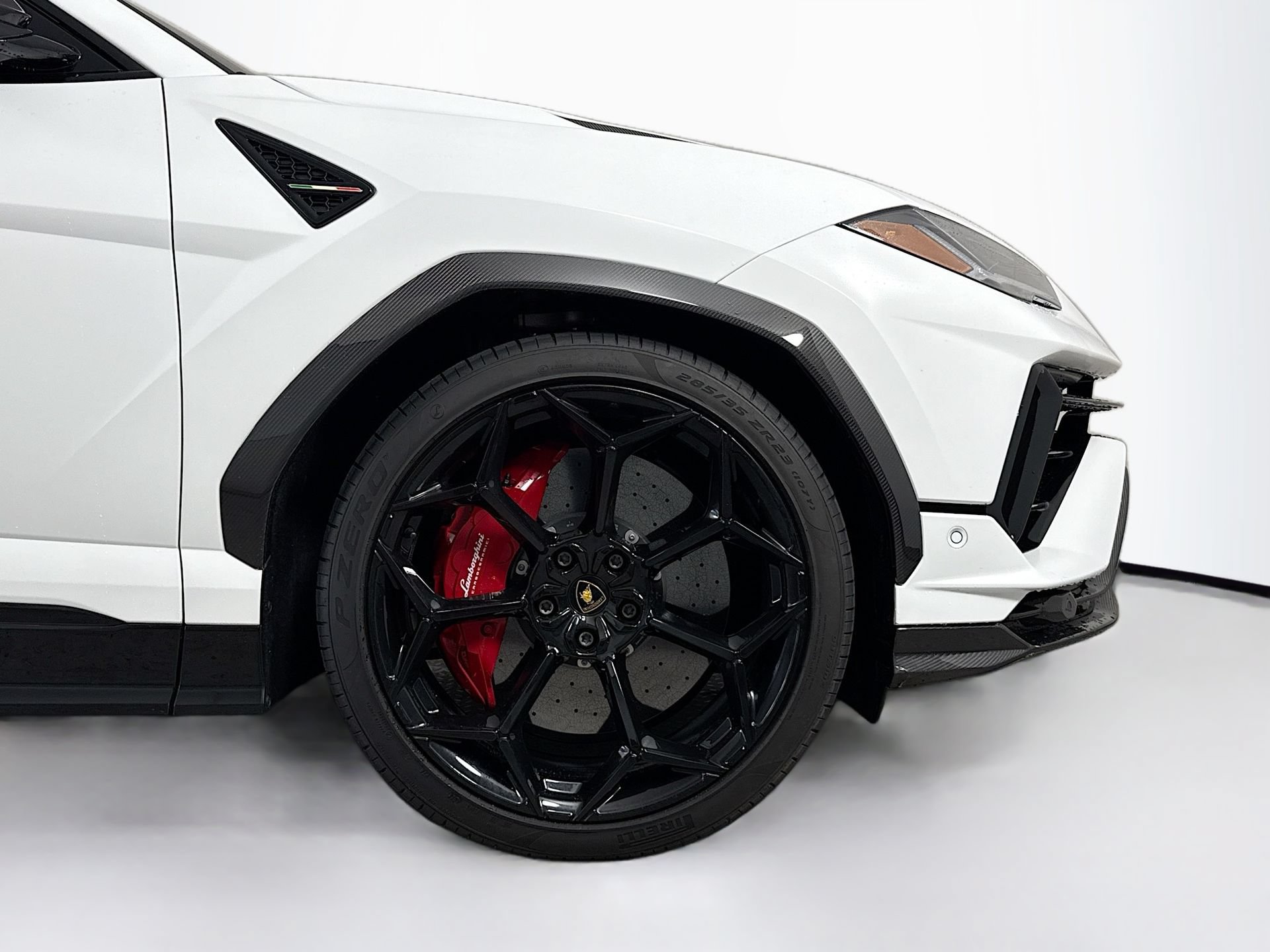 Used 2024 Lamborghini Urus Performante AWD/4WD image 28