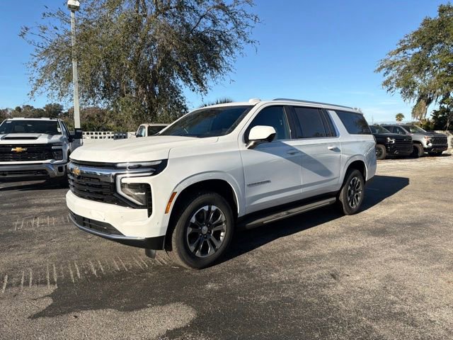 New 2026 Chevrolet Suburban LS image 2
