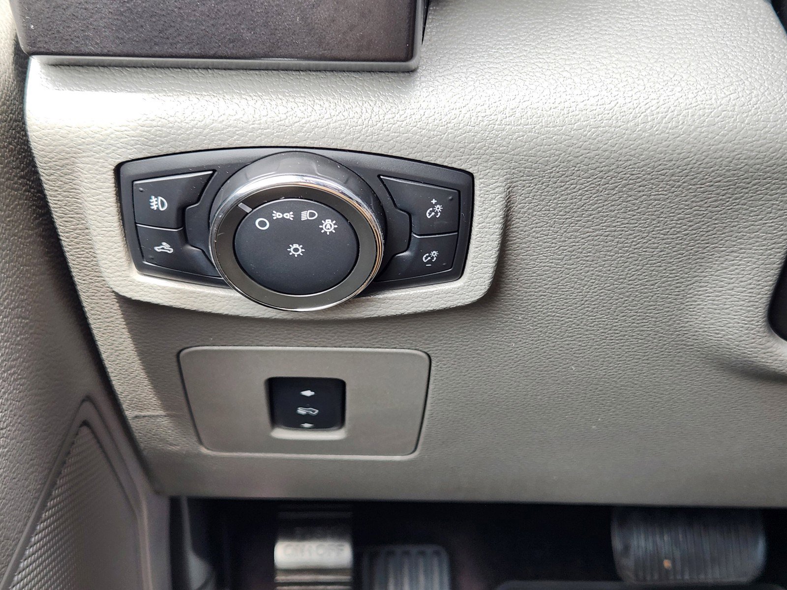 Used 2017 Ford F150 XLT w/ Equipment Group 302A Luxury RWD image 17