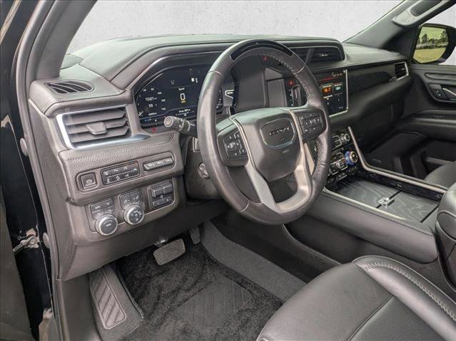 Used 2023 GMC Yukon Denali w/ Advanced Technology Package image 9