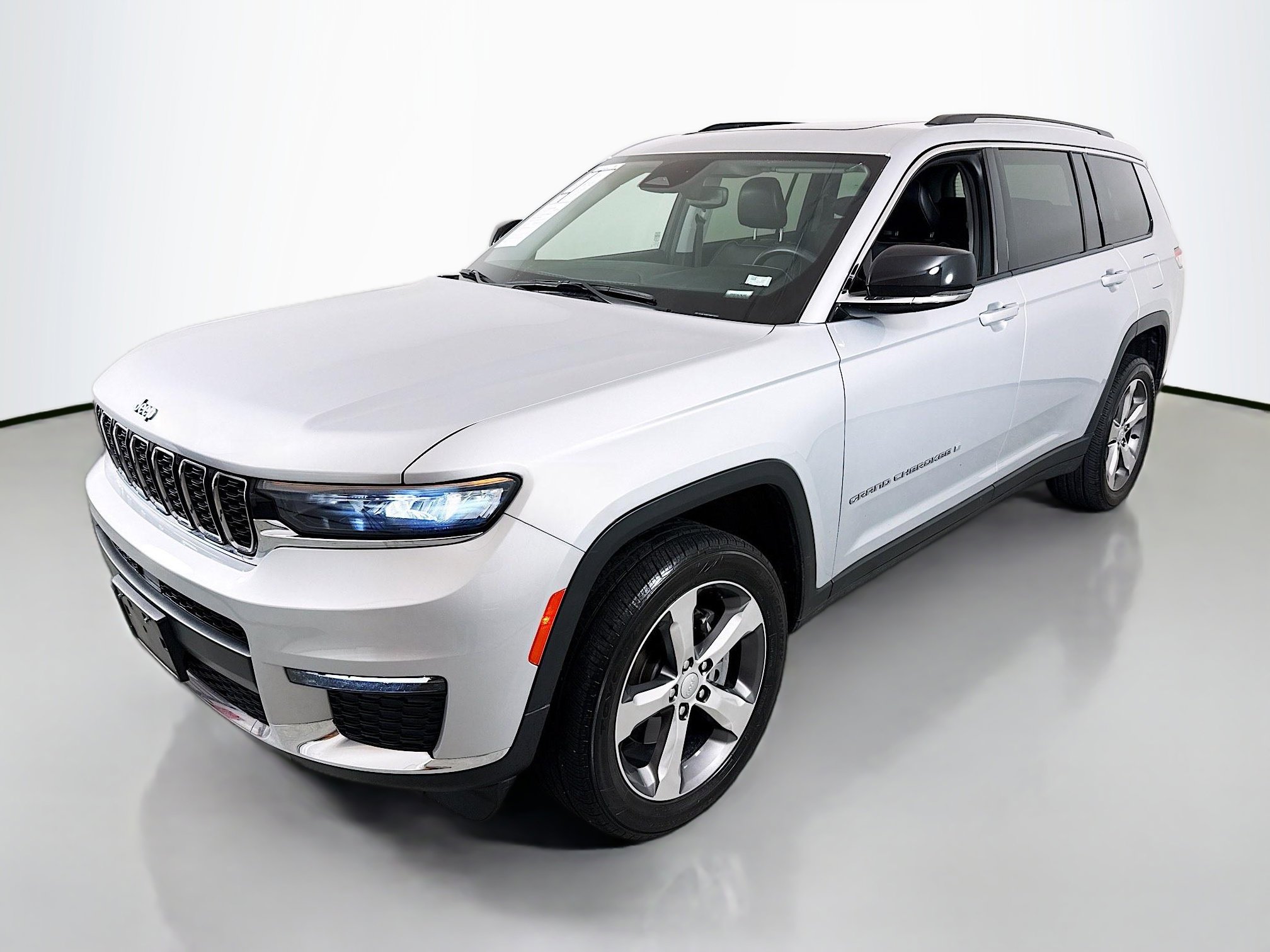 Used 2021 Jeep Grand Cherokee L Limited image 3