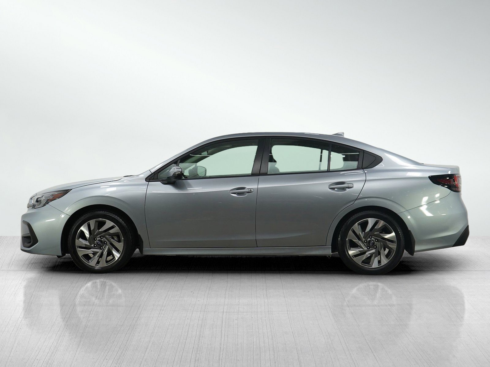Used 2023 Subaru Legacy Limited image 2