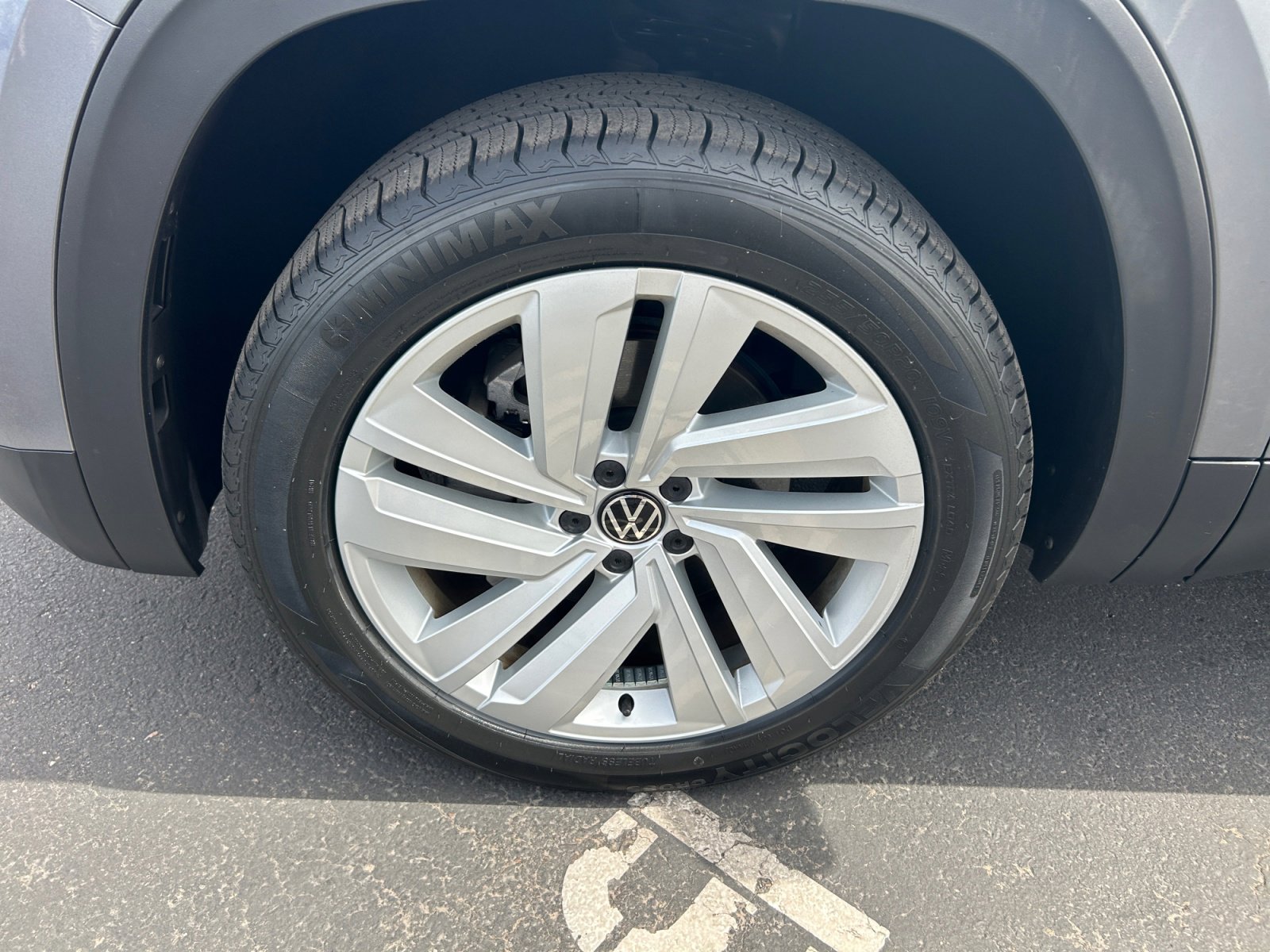 Certified 2022 Volkswagen Atlas Cross Sport SE AWD/4WD image 25