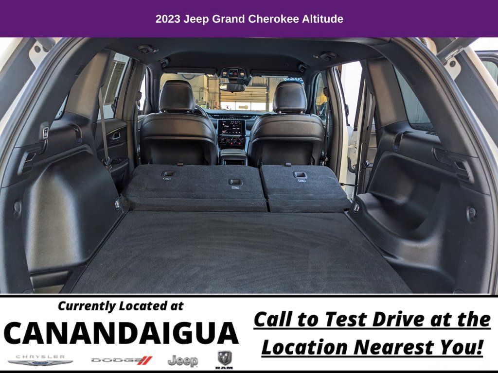 Used 2023 Jeep Grand Cherokee Altitude AWD/4WD image 23