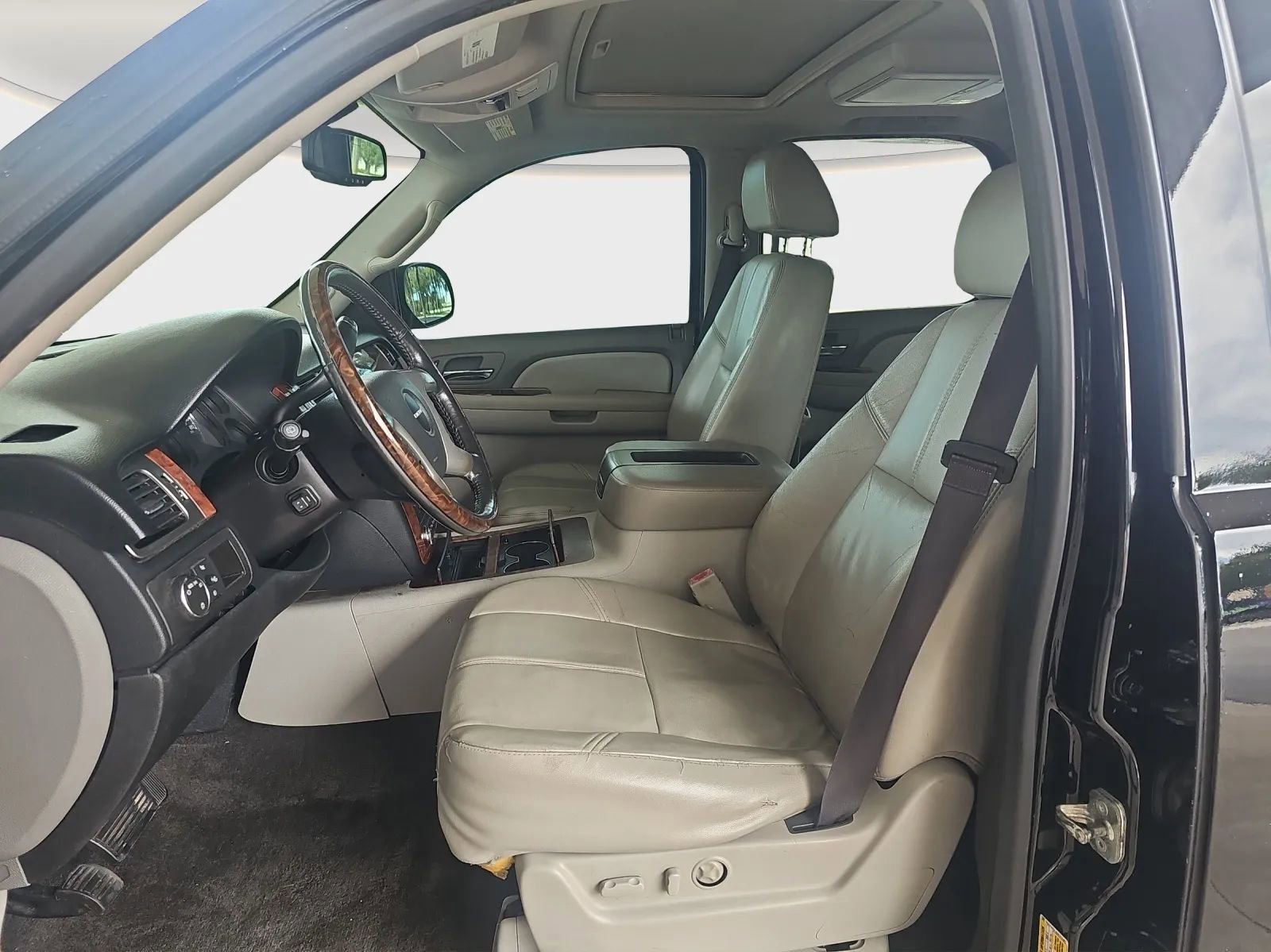 Used 2013 GMC Yukon Denali image 9