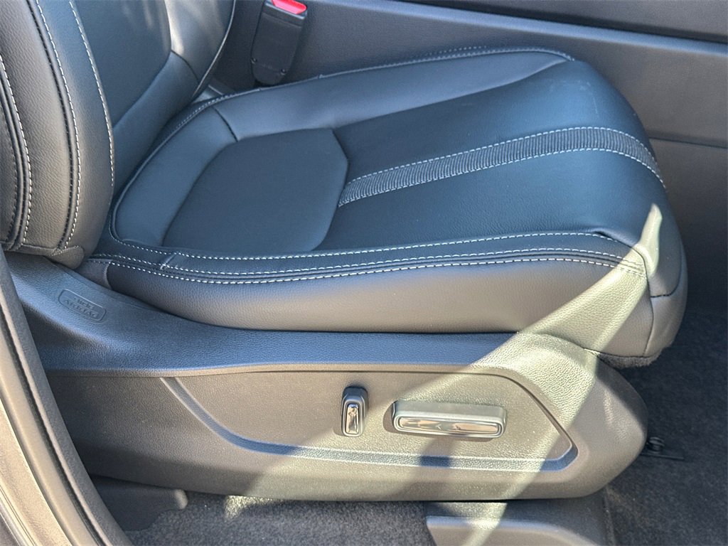 New 2025 Honda Pilot Touring image 11