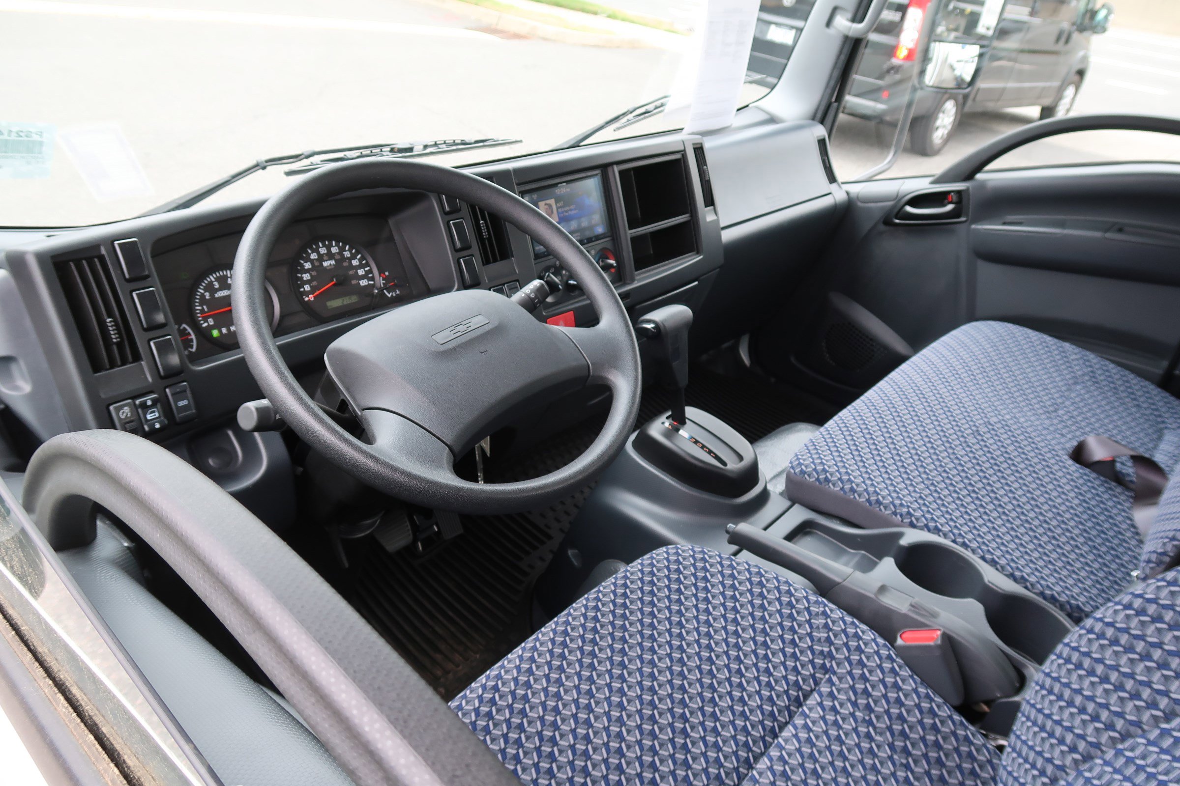 Used 2025 Chevrolet Low Cab Forward RWD image 17