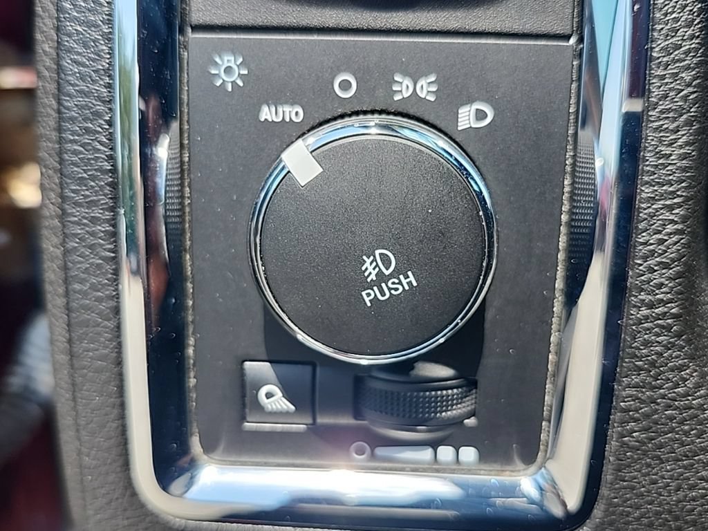 Used 2019 RAM 1500 Laramie w/ Convenience Group RWD image 14