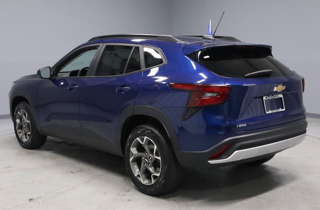Used 2024 Chevrolet Trax LT image 8