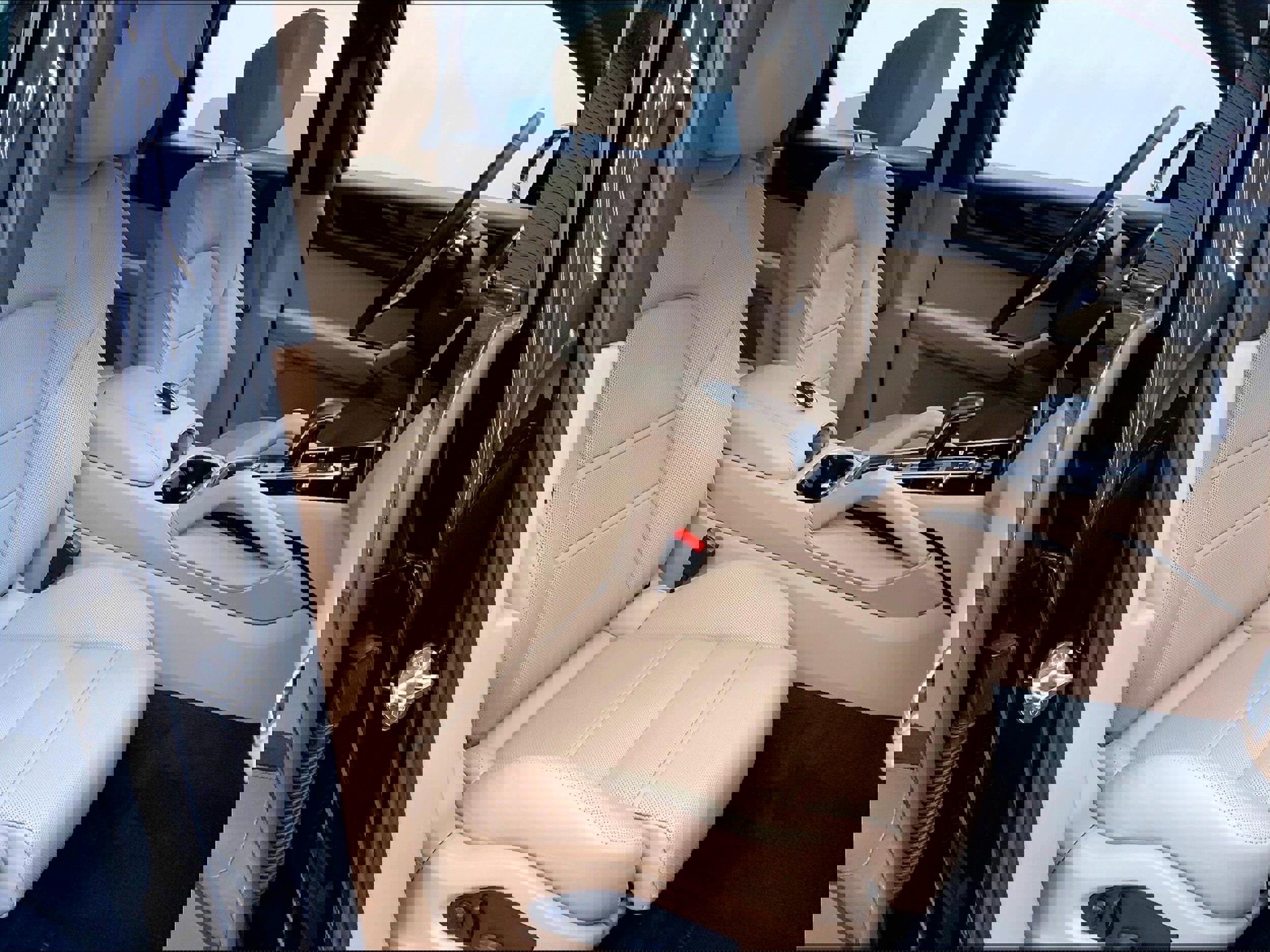 Used 2023 Porsche Cayenne Platinum Edition image 19