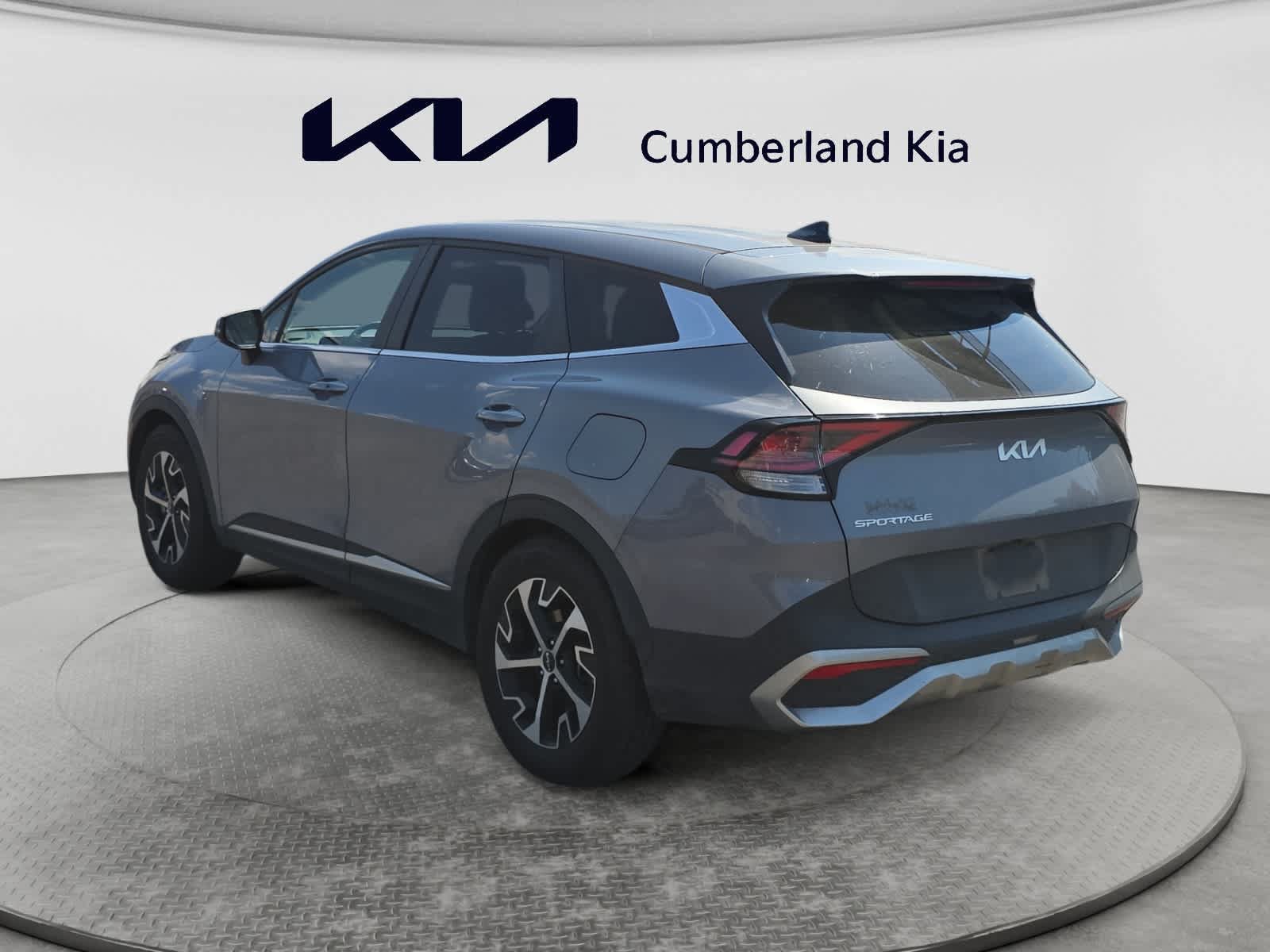 Used 2023 Kia Sportage EX FWD image 3